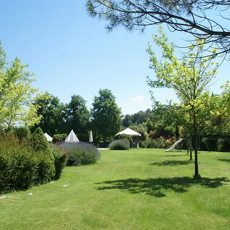 Nice With Pool And Beautiful Garden Nyaraló *