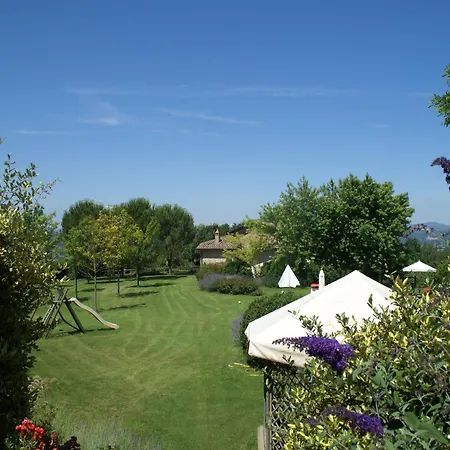 Nice With Pool And Beautiful Garden Casa de Férias *