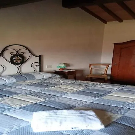Nice With Pool And Beautiful Garden Nyaraló