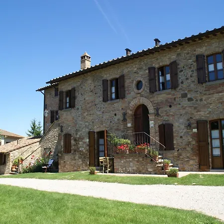 Nice With Pool And Beautiful Garden Nyaraló